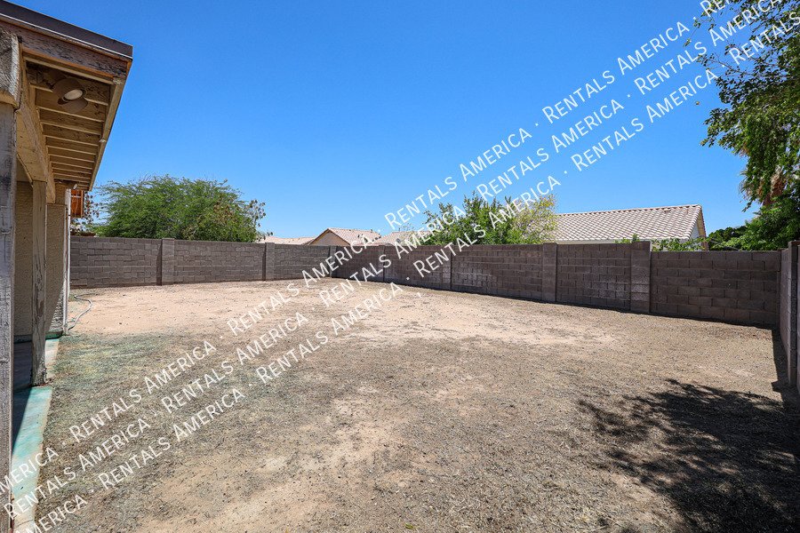 Lovely 3 BD, 2 BA Corner Lot Home in Wildflower Ranch in Goodyear! property image