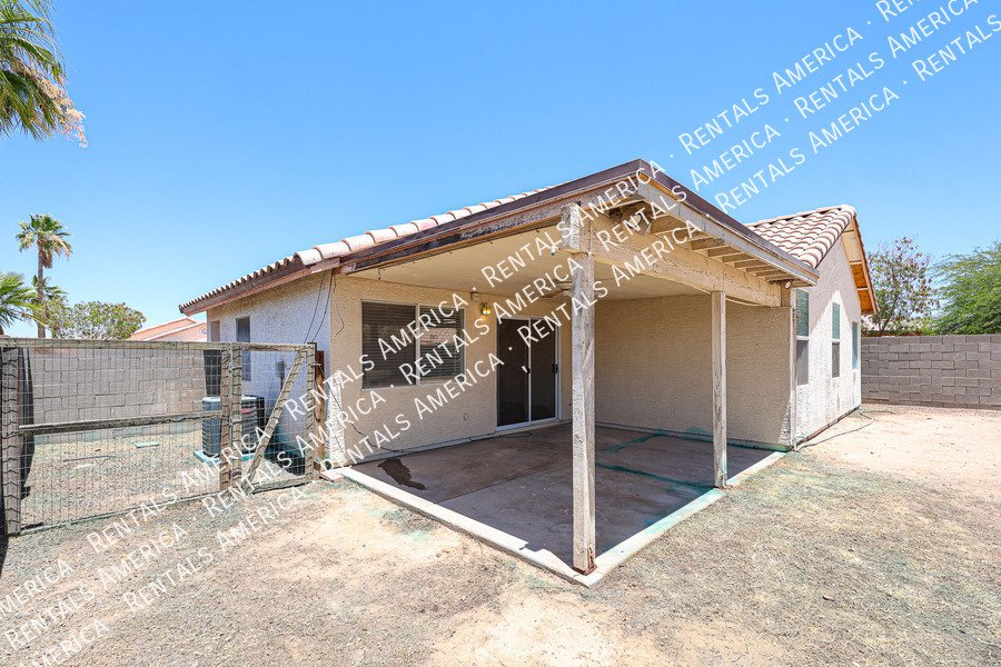Lovely 3 BD, 2 BA Corner Lot Home in Wildflower Ranch in Goodyear! property image