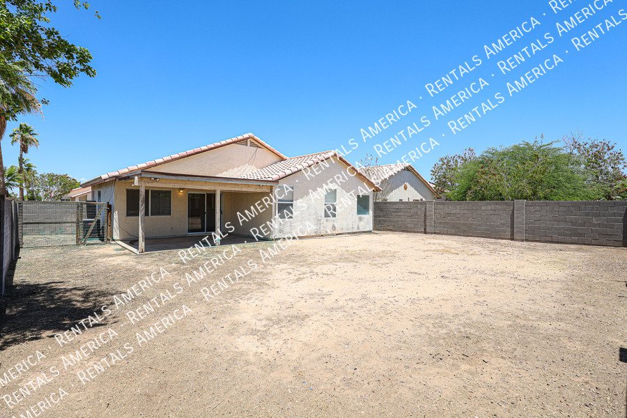 Lovely 3 BD, 2 BA Corner Lot Home in Wildflower Ranch in Goodyear! property image