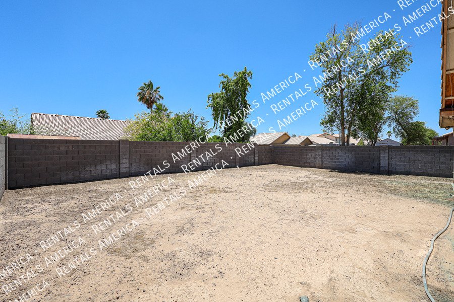 Lovely 3 BD, 2 BA Corner Lot Home in Wildflower Ranch in Goodyear! property image