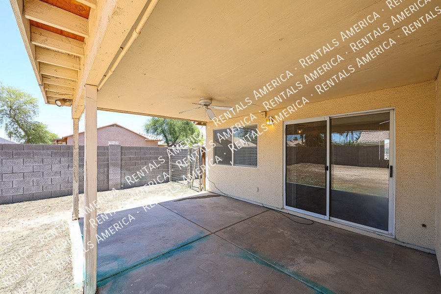 Lovely 3 BD, 2 BA Corner Lot Home in Wildflower Ranch in Goodyear! property image