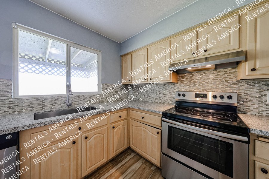Cute and Cozy 2bedroom on Large Backyard!! Coming Soon!! property image