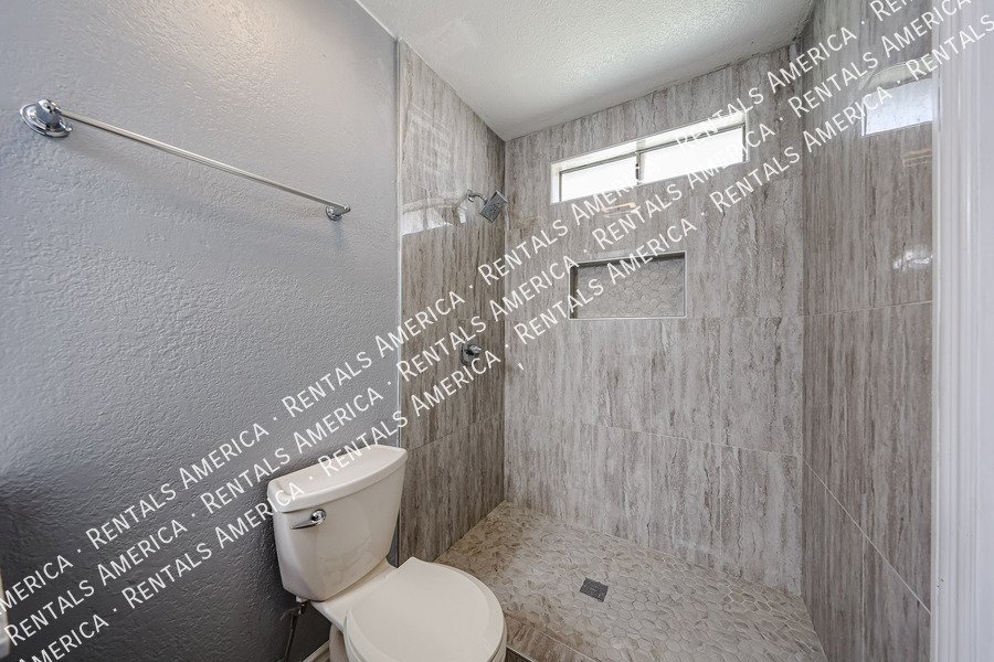 Cute and Cozy 2bedroom on Large Backyard!! Coming Soon!! property image