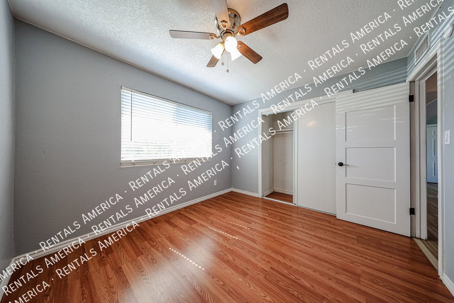 Cute and Cozy 2bedroom on Large Backyard!! Coming Soon!! property image