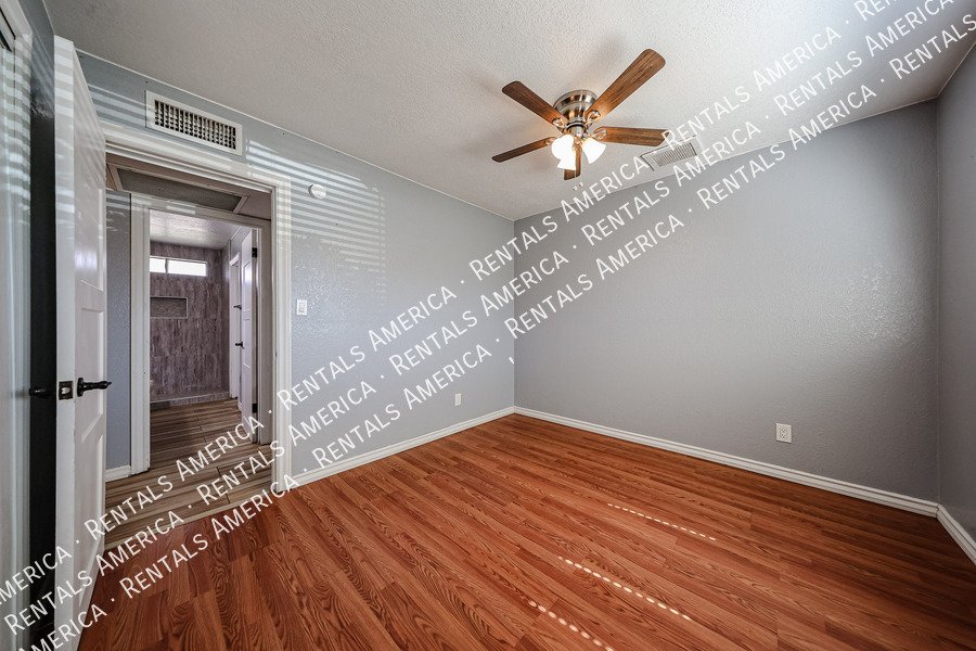 Cute and Cozy 2bedroom on Large Backyard!! Coming Soon!! property image