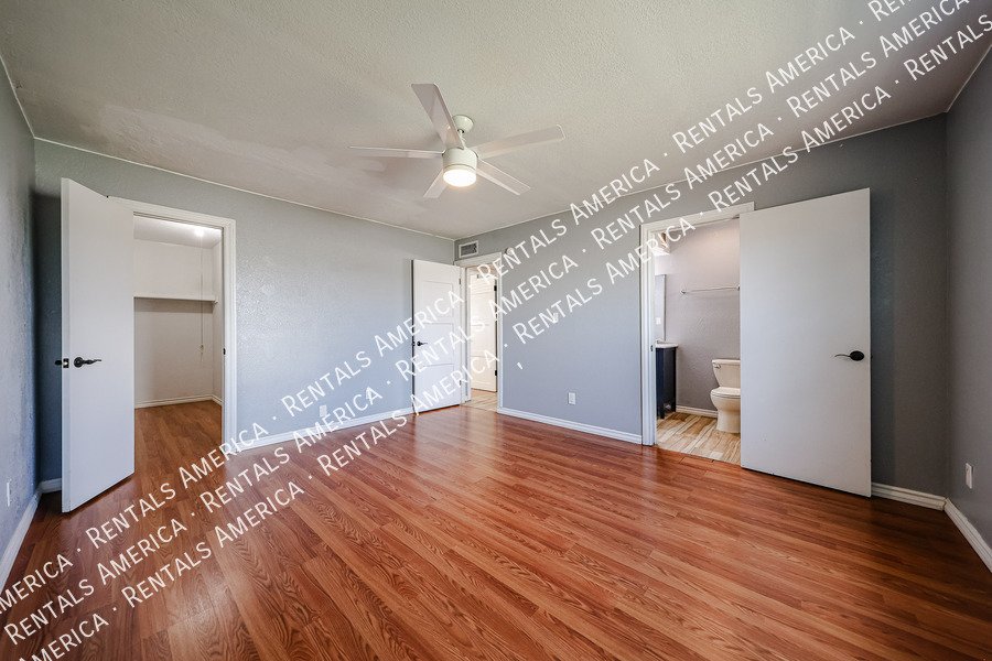 Cute and Cozy 2bedroom on Large Backyard!! Coming Soon!! property image