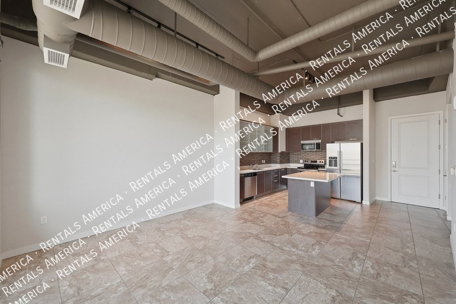 Beautiful 1 Bedroom in the Heart of Downtown Phoenix! property image