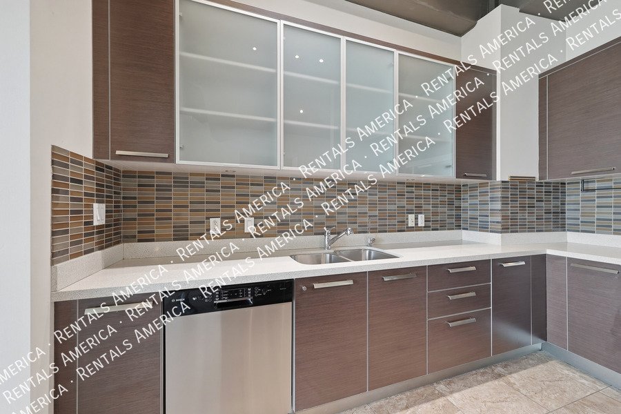 Beautiful 1 Bedroom in the Heart of Downtown Phoenix! property image