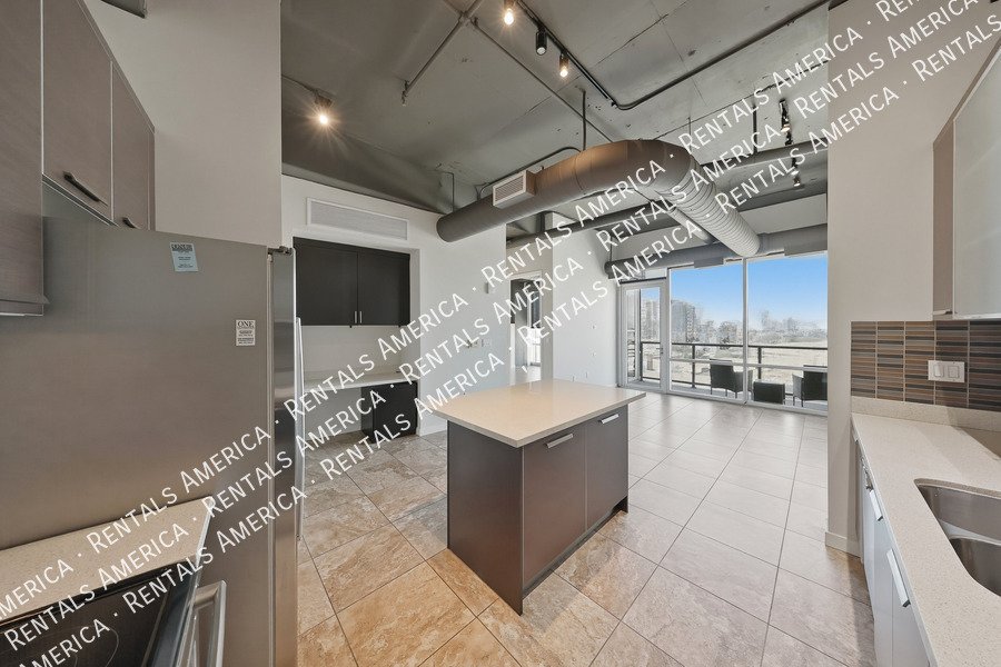 Beautiful 1 Bedroom in the Heart of Downtown Phoenix! property image