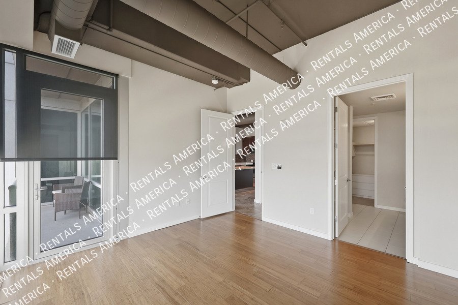 Beautiful 1 Bedroom in the Heart of Downtown Phoenix! property image