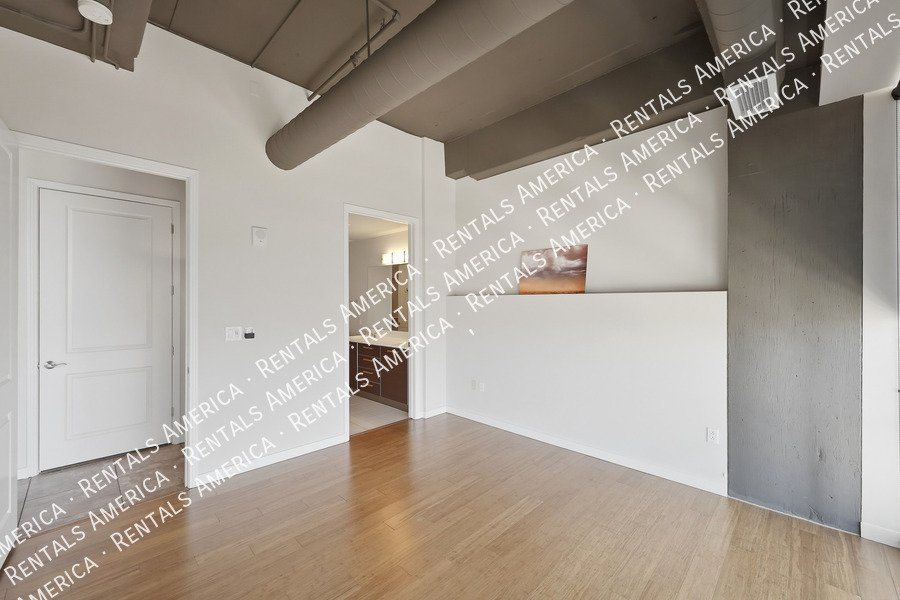 Beautiful 1 Bedroom in the Heart of Downtown Phoenix! property image