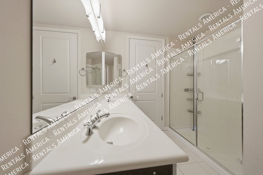 Beautiful 1 Bedroom in the Heart of Downtown Phoenix! property image