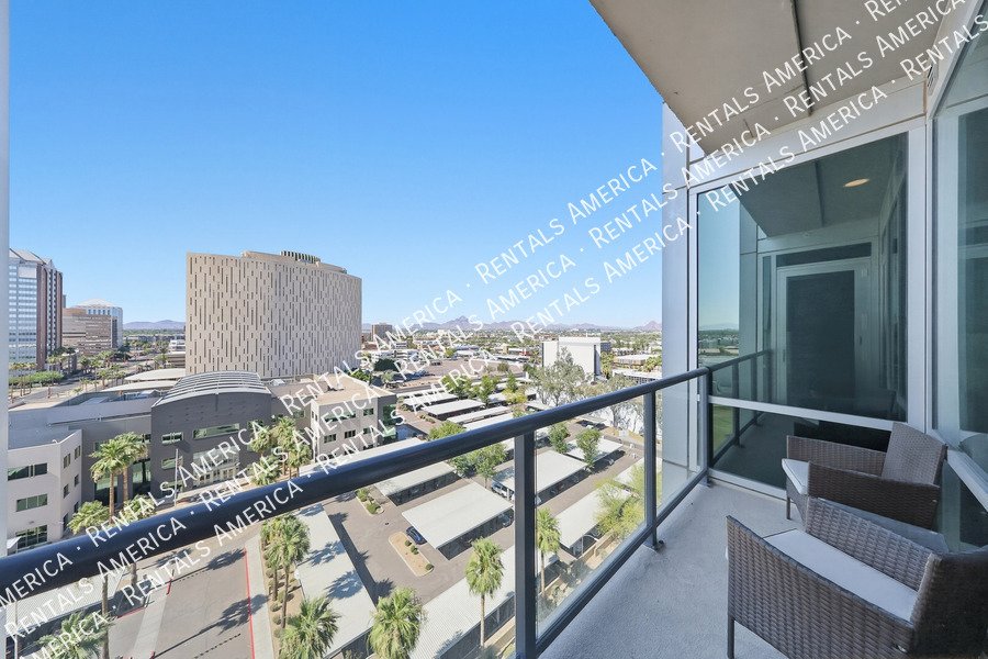 Beautiful 1 Bedroom in the Heart of Downtown Phoenix! property image