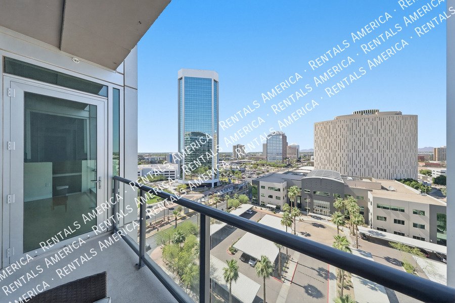 Beautiful 1 Bedroom in the Heart of Downtown Phoenix! property image