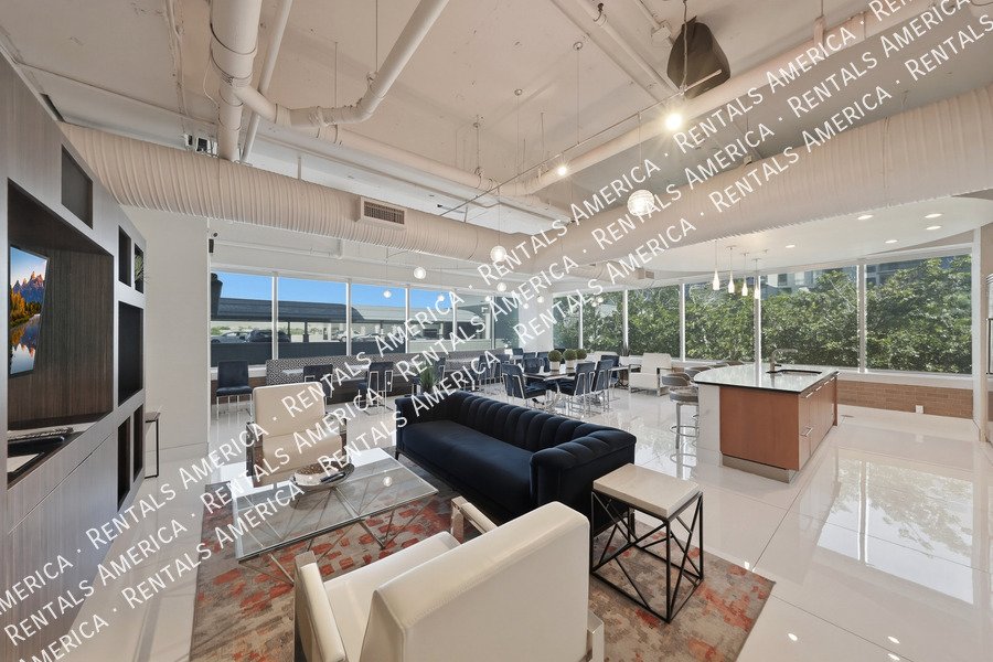 Beautiful 1 Bedroom in the Heart of Downtown Phoenix! property image