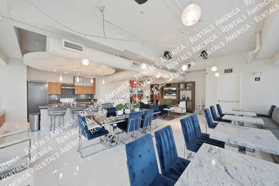 Beautiful 1 Bedroom in the Heart of Downtown Phoenix! property image