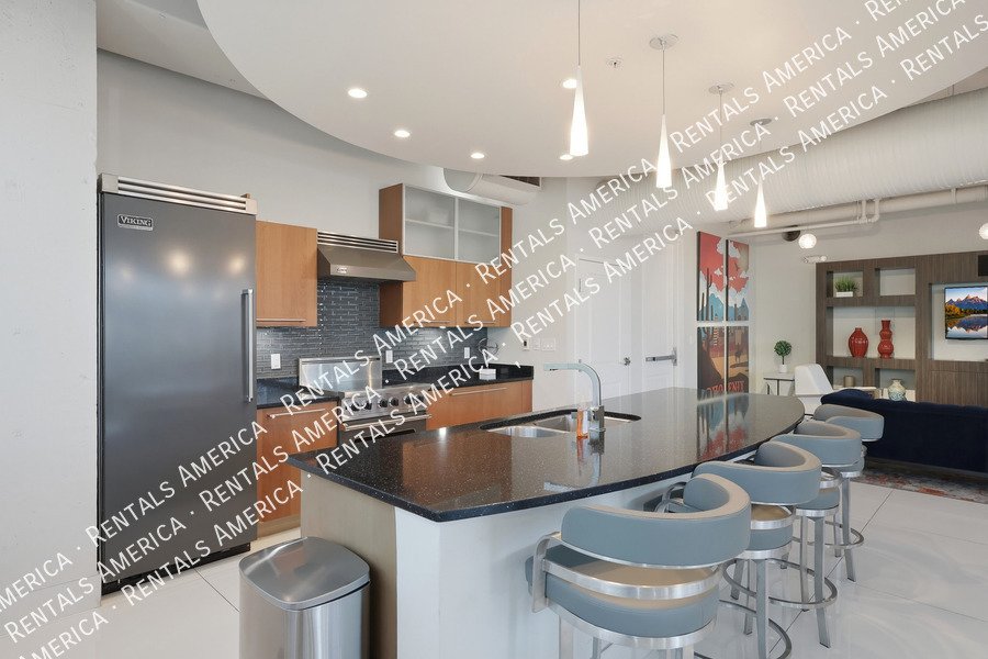 Beautiful 1 Bedroom in the Heart of Downtown Phoenix! property image