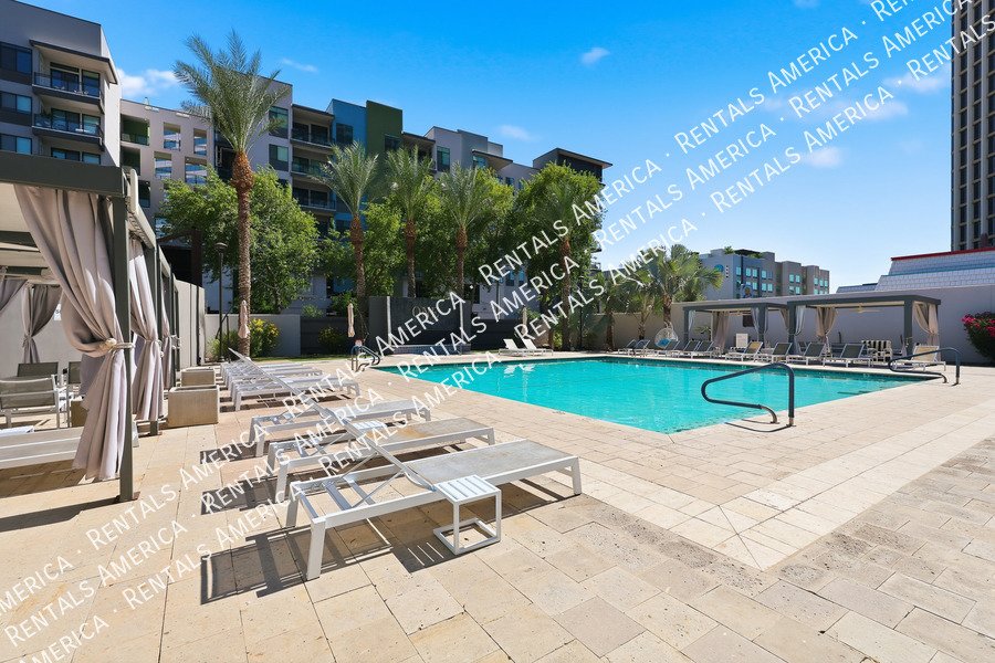 Beautiful 1 Bedroom in the Heart of Downtown Phoenix! property image