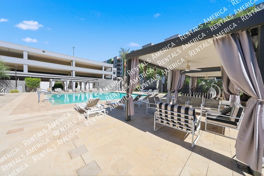 Beautiful 1 Bedroom in the Heart of Downtown Phoenix! property image