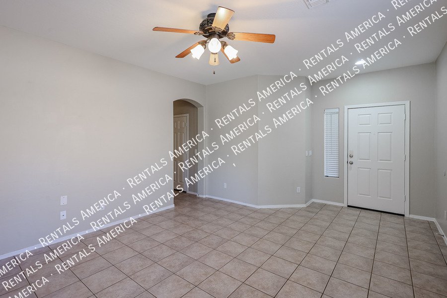 Charming 3 bed / 2 bath - Turf Backyard  property image