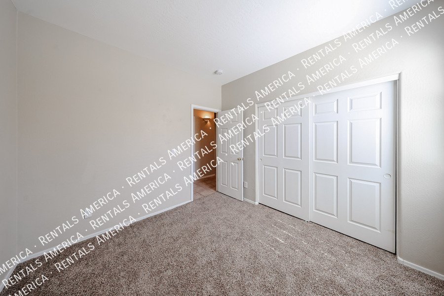 Charming 3 bed / 2 bath - Turf Backyard  property image