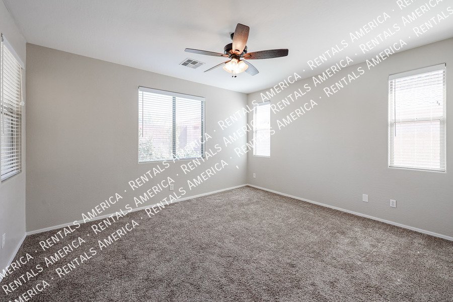Charming 3 bed / 2 bath - Turf Backyard  property image