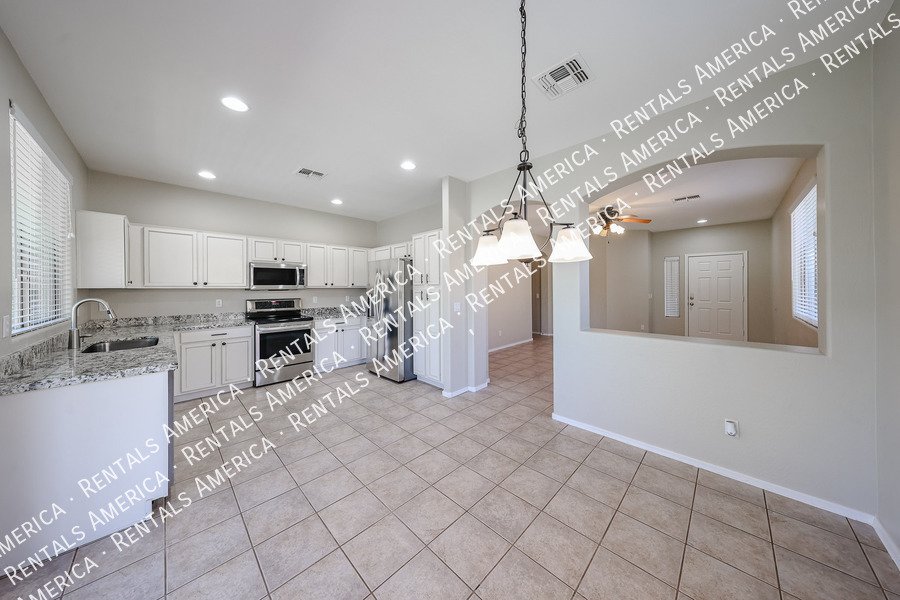Charming 3 bed / 2 bath - Turf Backyard  property image