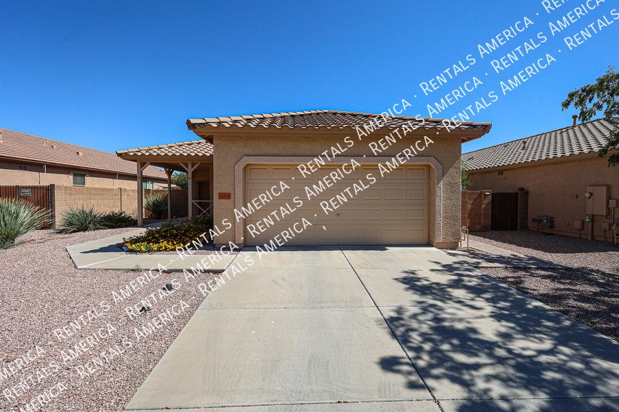 Charming 3 bed / 2 bath - Turf Backyard  property image