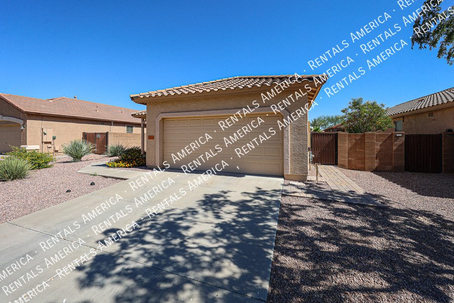 Charming 3 bed / 2 bath - Turf Backyard  property image