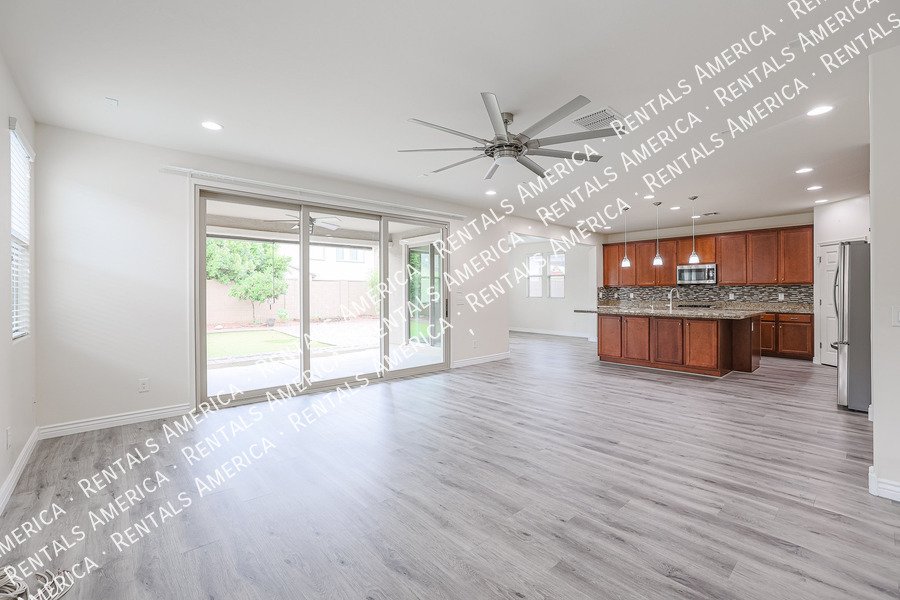 Available Now! Beautiful 5BD 3.5BA w/ Loft located in Peoria!!! property image