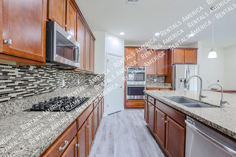 Available Now! Beautiful 5BD 3.5BA w/ Loft located in Peoria!!! property image