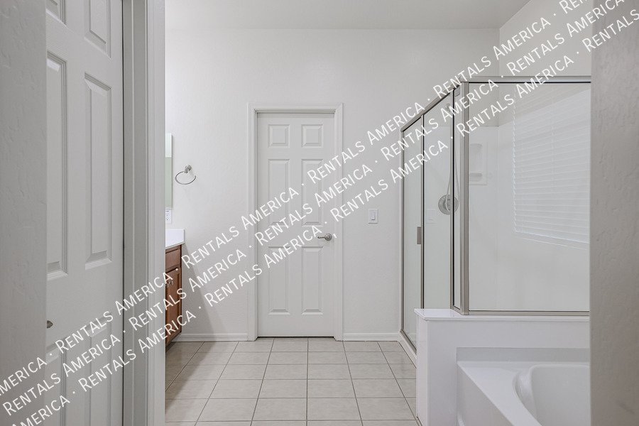 Available Now! Beautiful 5BD 3.5BA w/ Loft located in Peoria!!! property image