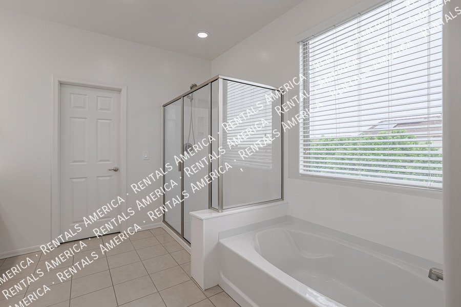 Available Now! Beautiful 5BD 3.5BA w/ Loft located in Peoria!!! property image