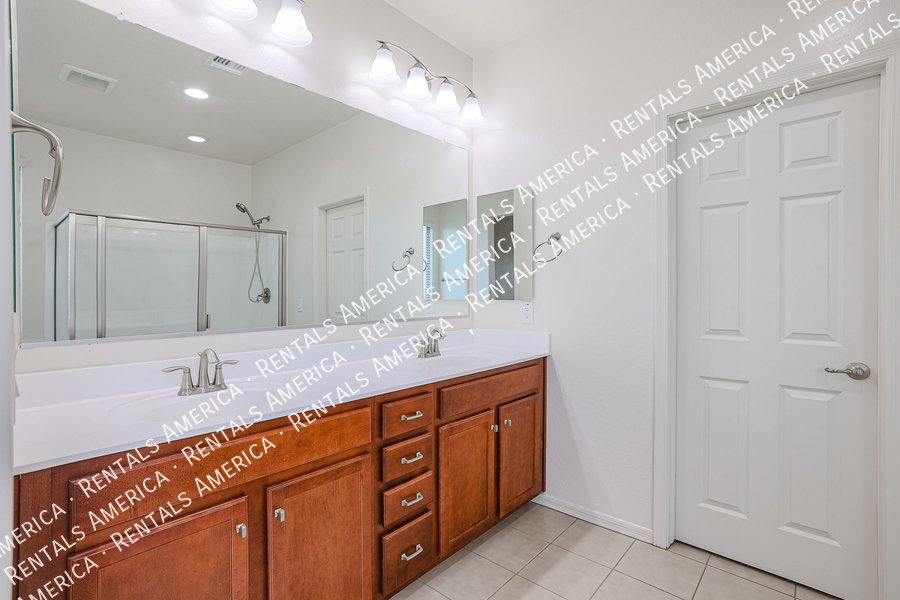 Available Now! Beautiful 5BD 3.5BA w/ Loft located in Peoria!!! property image