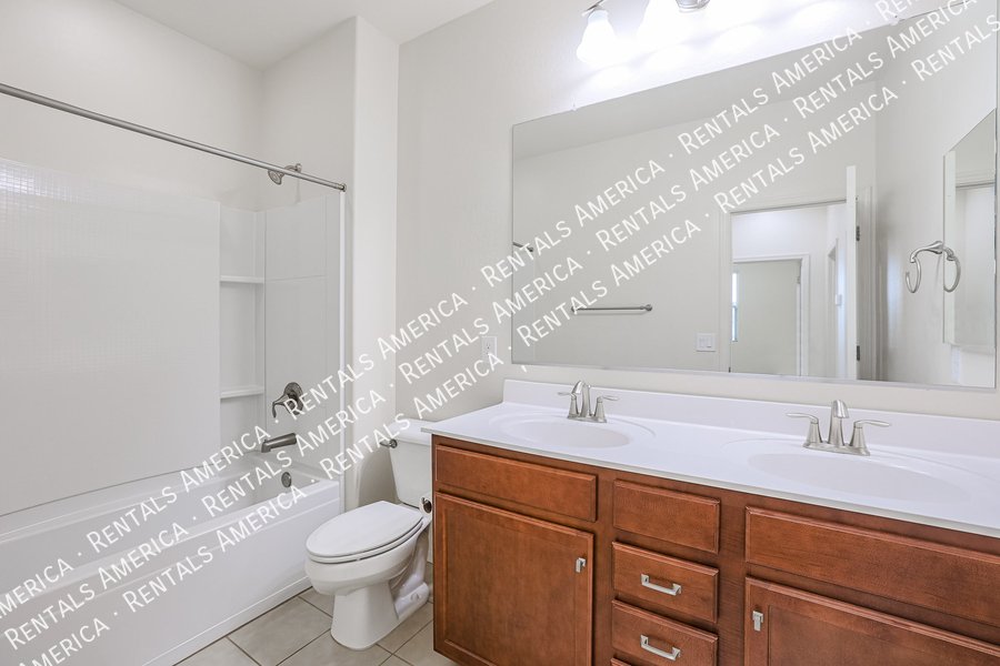 Available Now! Beautiful 5BD 3.5BA w/ Loft located in Peoria!!! property image
