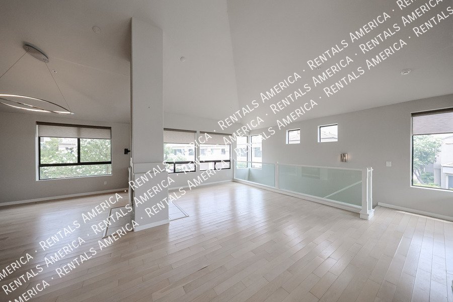 Stunning Scottsdale Condo property image