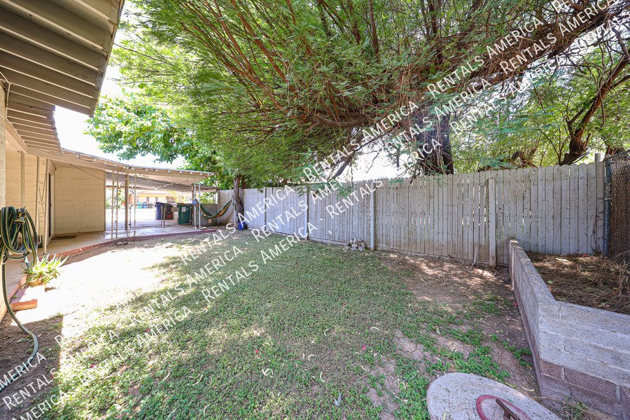 708 E 2nd St property image