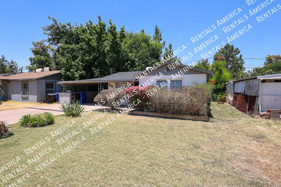708 E 2nd St property image