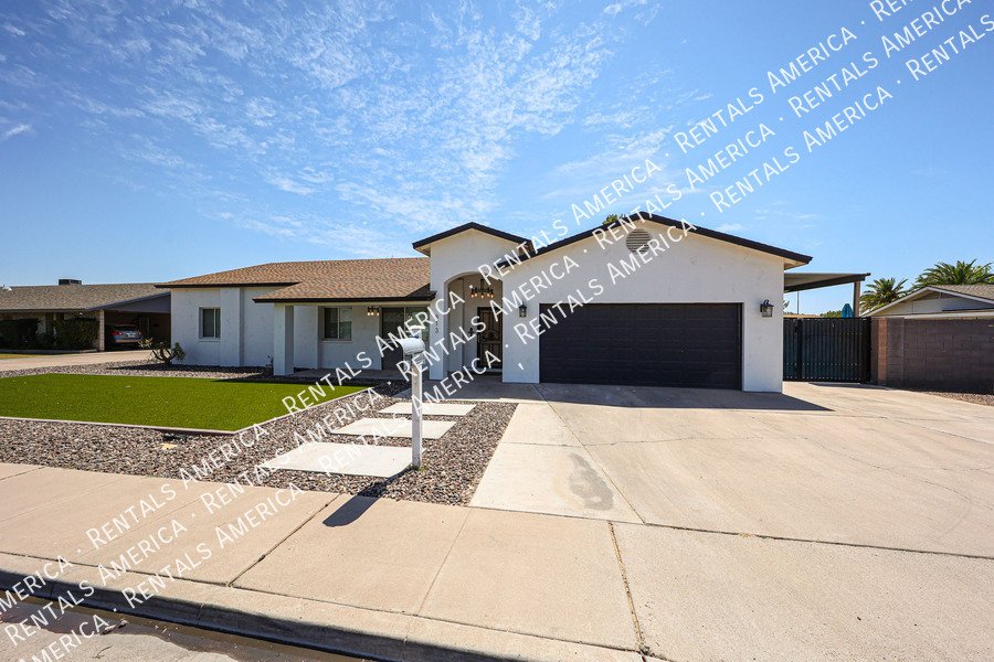 813 N Almond Cir property image