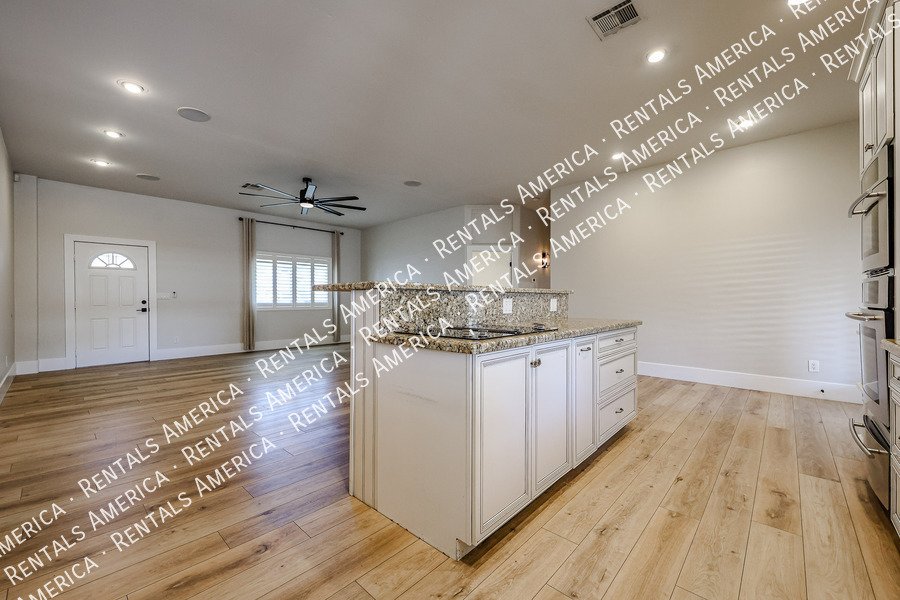 813 N Almond Cir property image