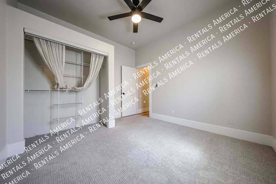 813 N Almond Cir property image
