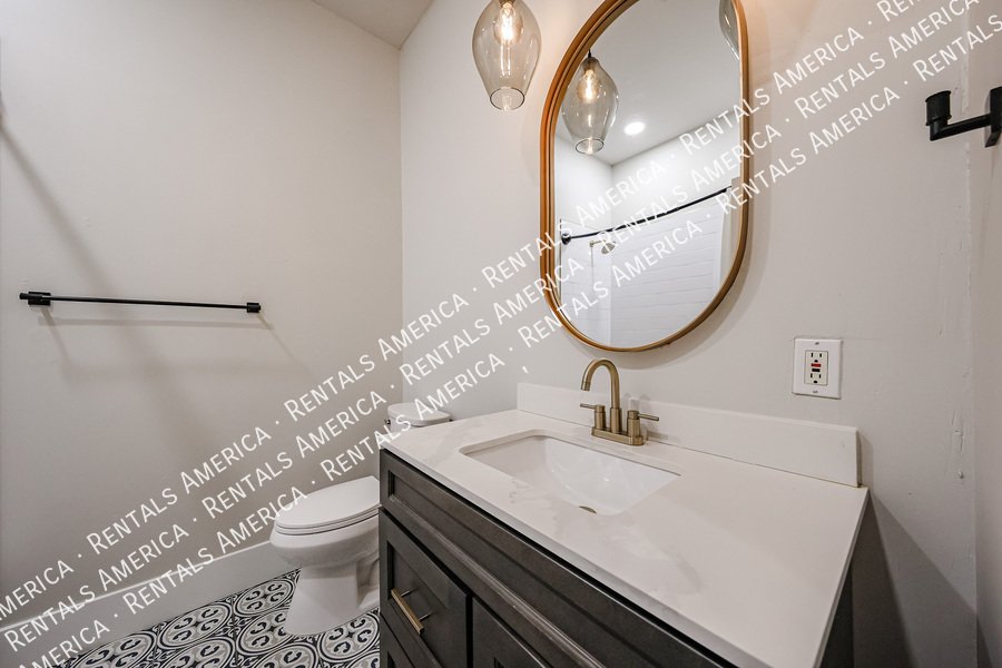 813 N Almond Cir property image
