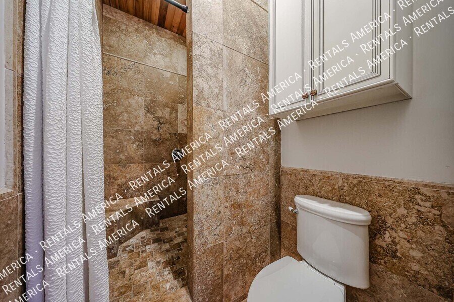 813 N Almond Cir property image