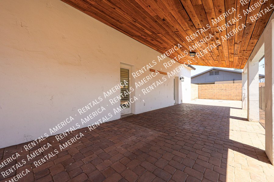813 N Almond Cir property image