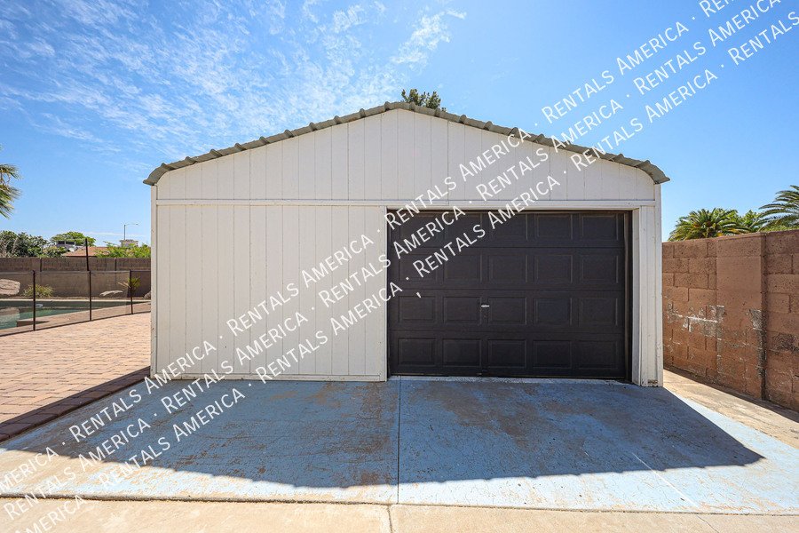 813 N Almond Cir property image