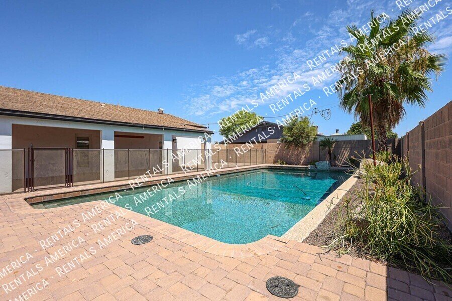 813 N Almond Cir property image