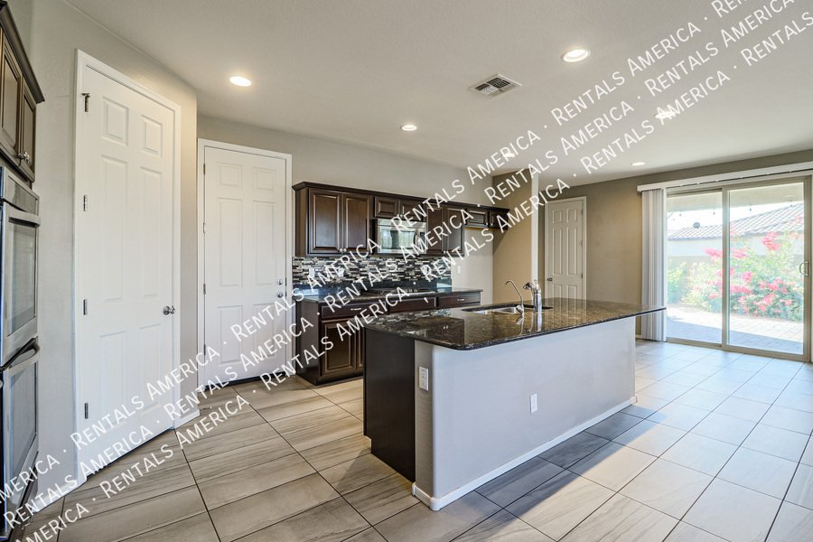 COMING SOON! OCCUPIED!  4BR WITH LOFT IN FIRE ROCK RANCH property image