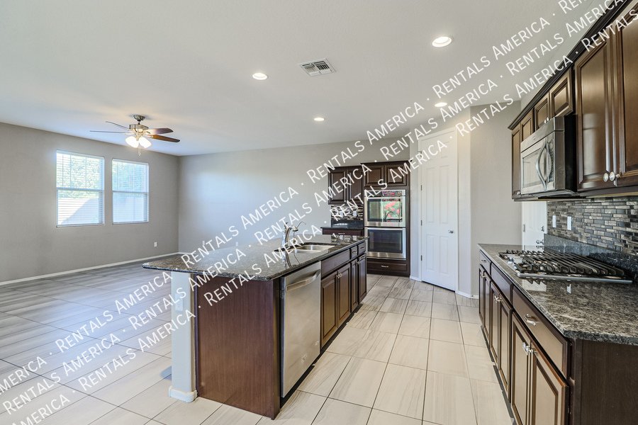 COMING SOON! OCCUPIED!  4BR WITH LOFT IN FIRE ROCK RANCH property image