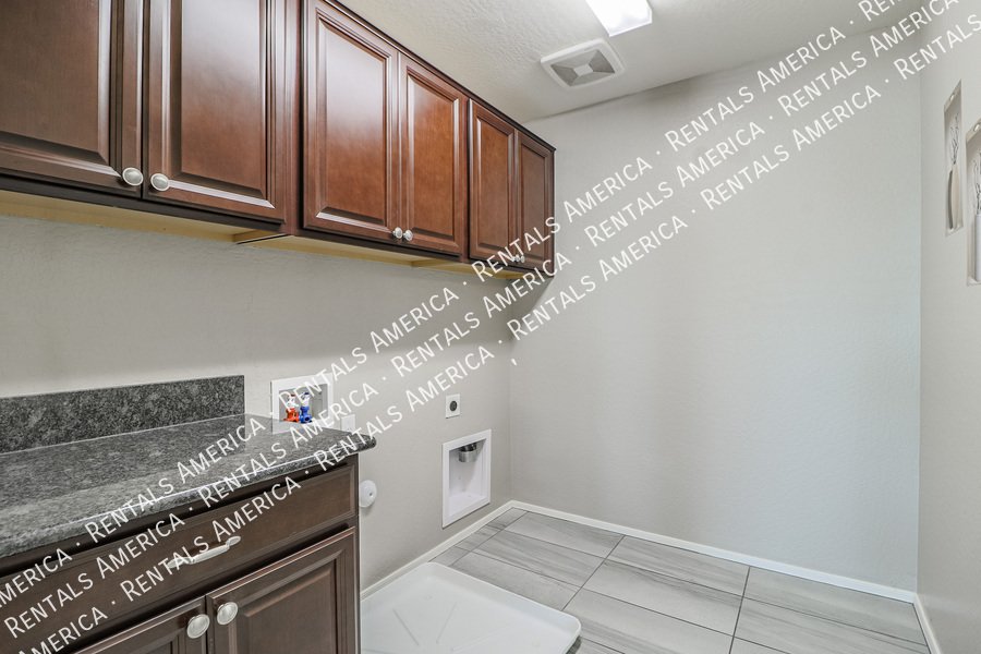 COMING SOON! OCCUPIED!  4BR WITH LOFT IN FIRE ROCK RANCH property image