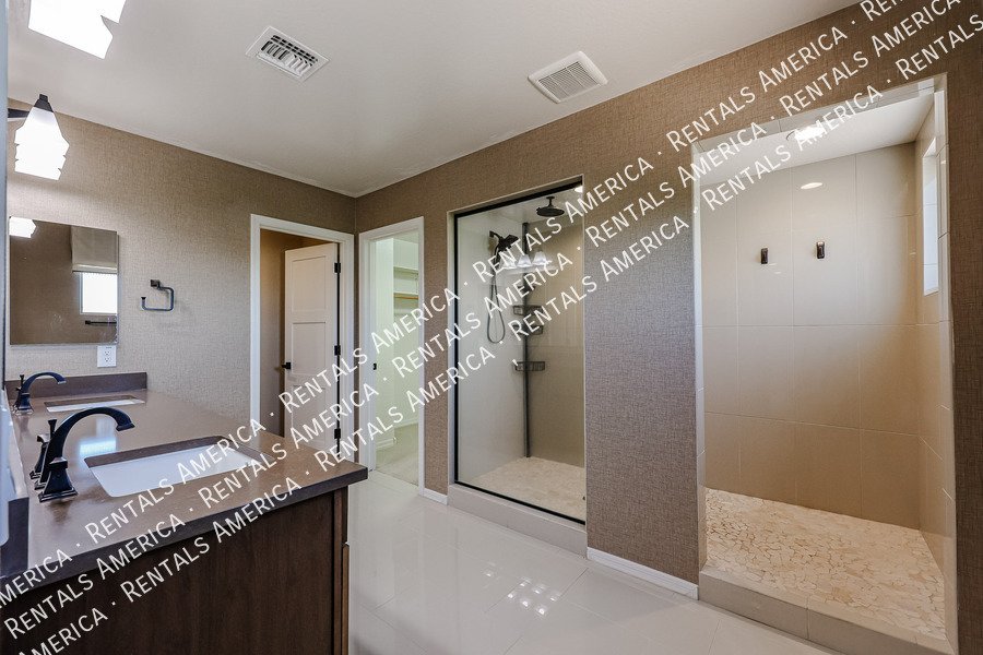 Welcome to this former model 3 bed 3 bath 2 story home. property image